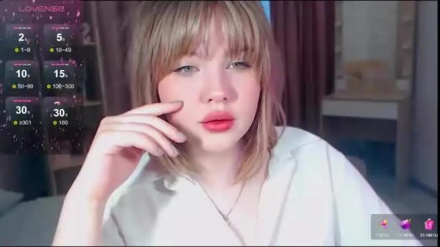 Image 3 of notjustagirll Stream on Chaturbate on 14 months ago
