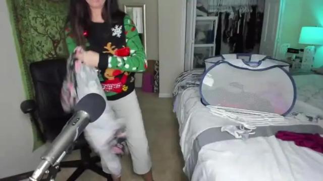 Image 10 of nudiststreamer Stream on Chaturbate on 17 months ago