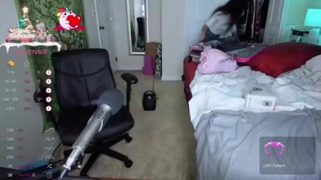 Image 3 of nudiststreamer Stream on Chaturbate on 16 months ago