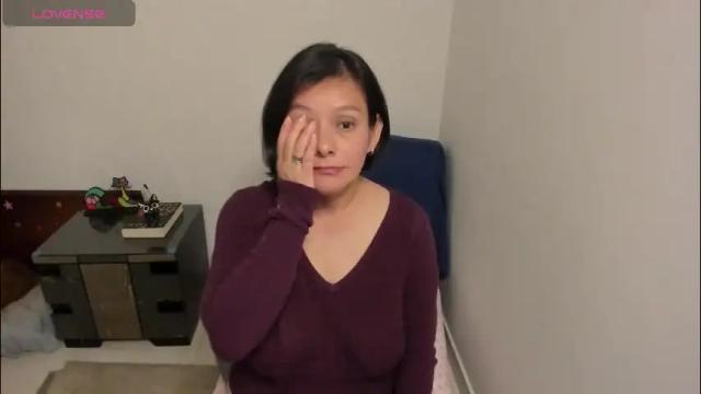 Image 3 of nuit_rose Stream on Chaturbate on 2 months ago