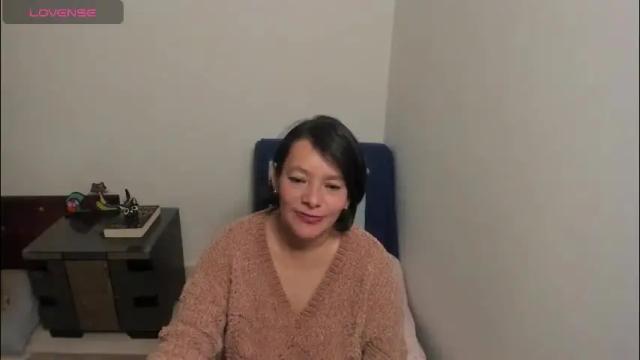 Image 2 of nuit_rose Stream on Chaturbate on 1 month ago