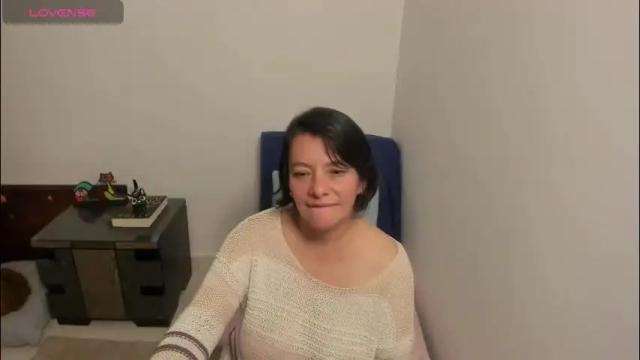 Image 12 of nuit_rose Stream on Chaturbate on 1 month ago