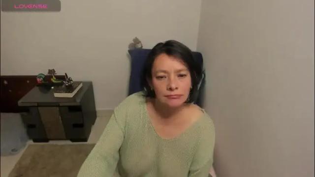 Image 10 of nuit_rose Stream on Chaturbate on 19 days ago