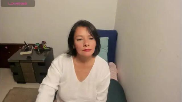 Image 2 of nuit_rose Stream on Chaturbate on 1 month ago