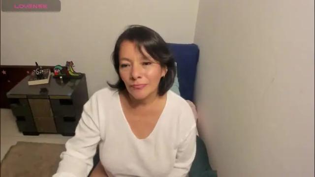 Image 4 of nuit_rose Stream on Chaturbate on 1 month ago