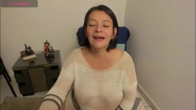 Image 3 of nuit_rose Stream on Chaturbate on 21 days ago