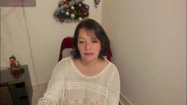 Image 8 of nuit_rose Stream on Chaturbate on 1 month ago