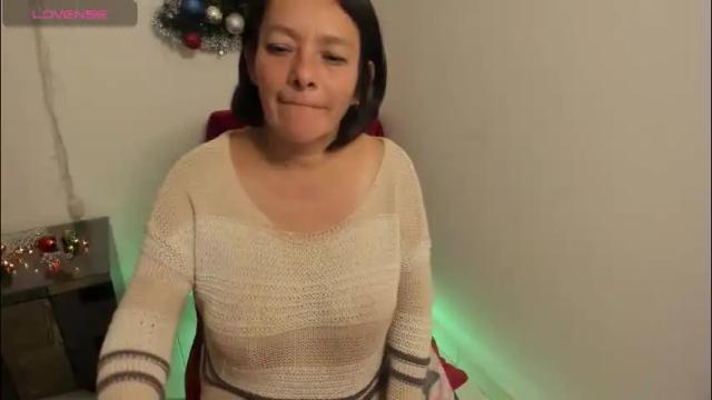 Image 7 of nuit_rose Stream on Chaturbate on 23 days ago