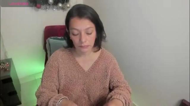 Image 8 of nuit_rose Stream on Chaturbate on 20 days ago