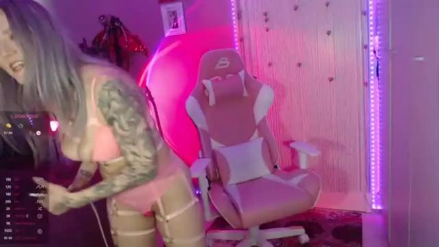 Image 4 of nymferatu Stream on Chaturbate on 14 months ago