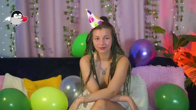 Image 7 of nymphflora Stream on Chaturbate on 16 months ago