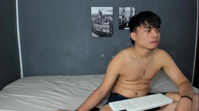Image 2 of nympho_aliss_robert Stream on Chaturbate on 1 month ago