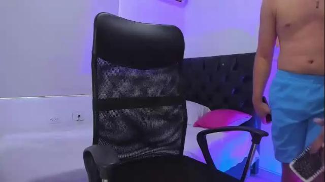 Image 6 of nympho_aliss_robert Stream on Chaturbate on 26 days ago