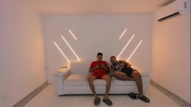 Image 3 of nympho_nathy_sophi Stream on Chaturbate on 5 months ago