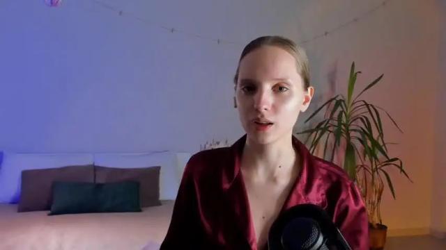 Image 3 of oakley_galore Stream on Chaturbate on 16 months ago
