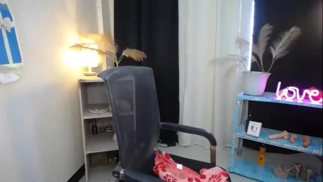 Image 12 of octaviayuki Stream on Chaturbate on 3 months ago