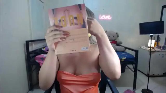 Image 2 of octaviayuki Stream on Chaturbate on 1 month ago