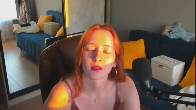 Image 2 of oddlyfamiliar Stream on Chaturbate on 2 months ago