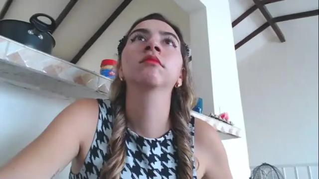 Image 6 of odette_brigh_ Stream on Chaturbate on 1 month ago