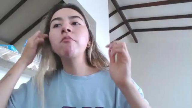 Image 3 of odette_brigh_ Stream on Chaturbate on 1 month ago