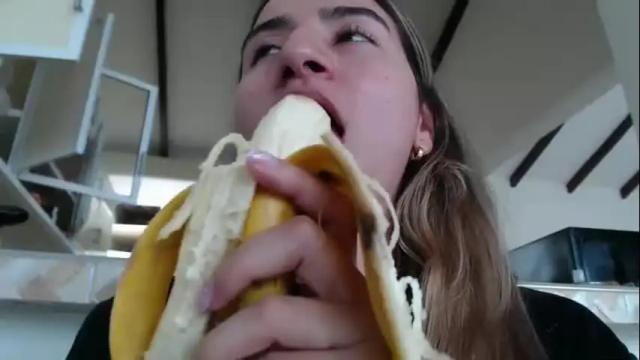 Image 3 of odette_brigh_ Stream on Chaturbate on 1 month ago
