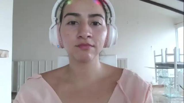 Image 12 of odette_brigh_ Stream on Chaturbate on 1 month ago