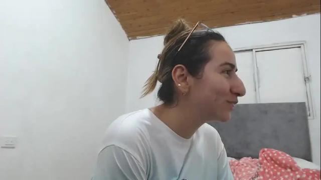 Image 12 of odette_brigh_ Stream on Chaturbate on 9 days ago
