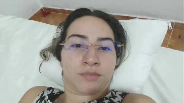 Image 3 of odette_brigh_ Stream on Chaturbate on 2 months ago