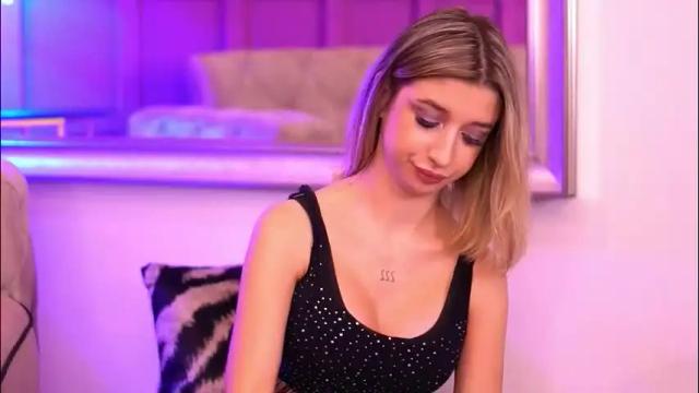 Image 3 of odettebensen Stream on Chaturbate on 2 months ago