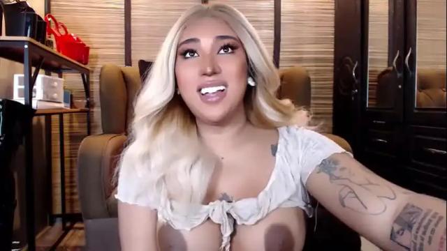 Image 11 of offeryourcherryass Stream on Chaturbate on 19 months ago