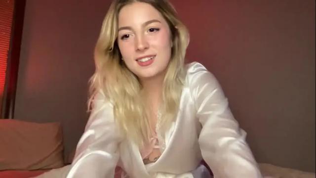 Image 4 of official_ellieanne Stream on Chaturbate on 12 days ago
