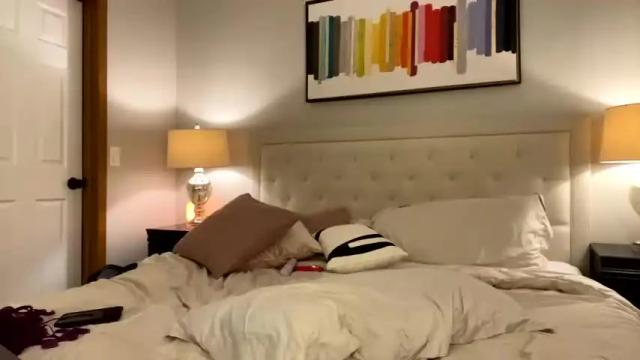 Image 2 of officiallyonlytams Stream on Chaturbate on 12 months ago