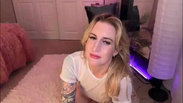 Image 2 of officiallyonlytams Stream on Chaturbate on 15 days ago