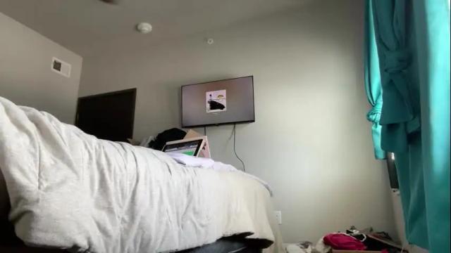 Image 3 of officiallyp Stream on Chaturbate on 3 months ago