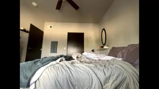 Image 8 of officiallyp Stream on Chaturbate on 1 month ago