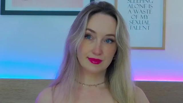 Image 12 of oh_kitty Stream on Chaturbate on 15 months ago