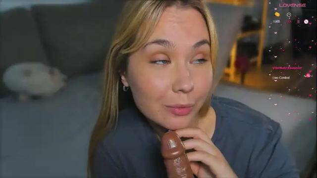 Image 10 of ohlovelyeva Stream on Chaturbate on 1 month ago