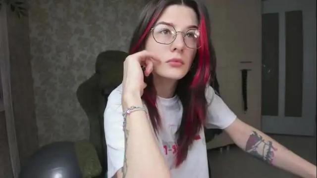 Image 3 of ohmygoddestkimmy Stream on Chaturbate on 5 days ago