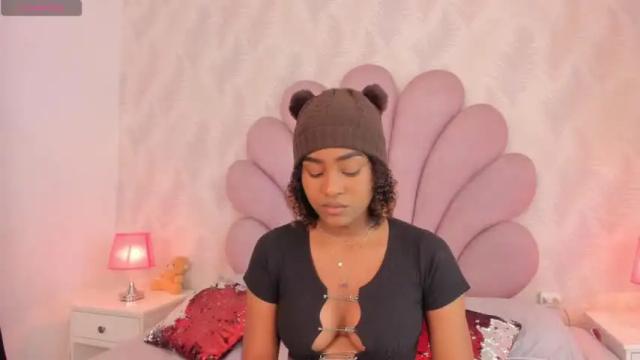 Image 2 of ohrianadenis Stream on Chaturbate on 16 months ago