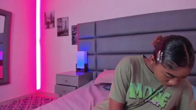 Image 4 of ohrianadenis Stream on Chaturbate on 15 months ago