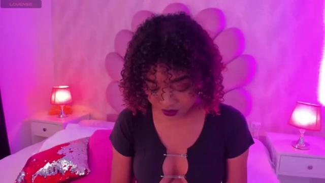 Image 12 of ohrianadenis Stream on Chaturbate on 21 months ago