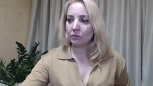 Image 8 of ohsweetmari Stream on Chaturbate on 1 month ago