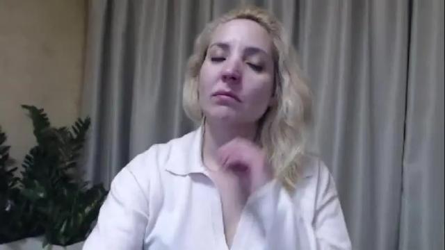 Image 3 of ohsweetmari Stream on Chaturbate on 1 month ago