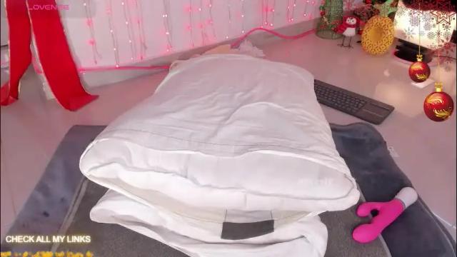 Image 2 of ohyesly_ Stream on Chaturbate on 9 days ago