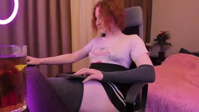Image 4 of olesyakun Stream on Chaturbate on 18 months ago