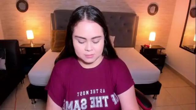 Image 3 of oliva_jones Stream on Chaturbate on 1 month ago