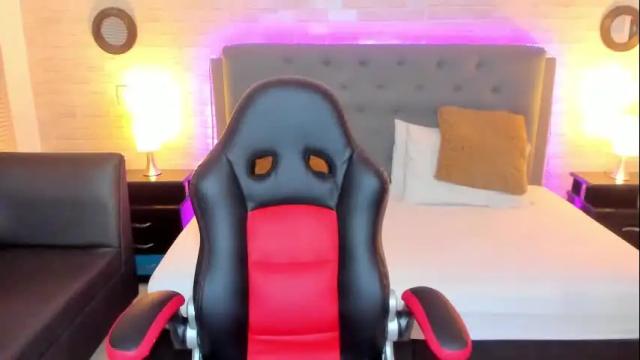 Image 4 of oliva_jones Stream on Chaturbate on 1 month ago