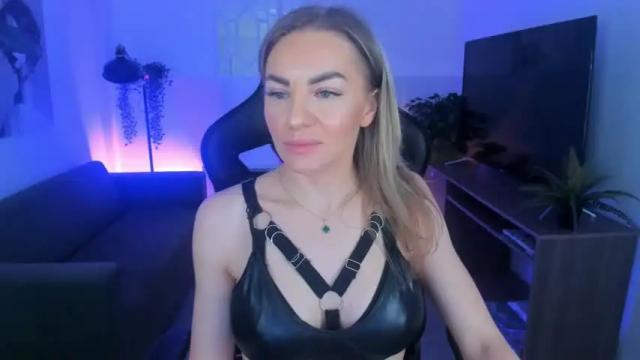 Image 7 of olivacandy Stream on Chaturbate on 13 months ago