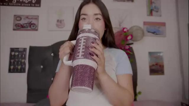 Image 2 of olivia22love Stream on Chaturbate on 21 days ago