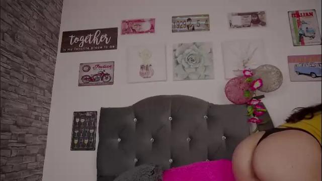 Image 2 of olivia22love Stream on Chaturbate on 1 month ago